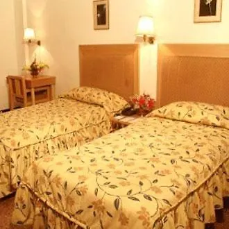 Hotel Mb International Palace Side Mysore Inde